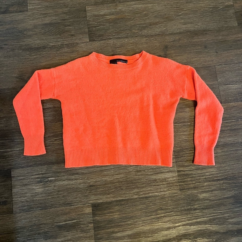 360 Cashmere Vibrant Coral Crew Neck Sweater w/ Pink Star 100% Cashmere